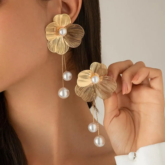 Romantic Flower Petal Long Tassel Drop Earrings For Women 2025 Trend Imitation Pearl Hanging Piercing Earrings Wed Jewelry Gift