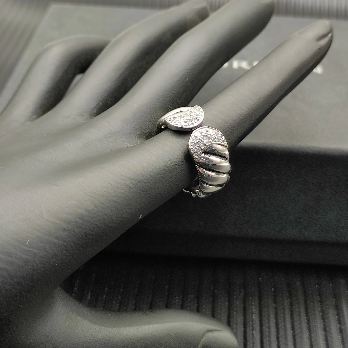 2026 New High Quality Rings Collection Refined Exquisite Perfect for Any Occasion Suitable for Both Men and Women 2