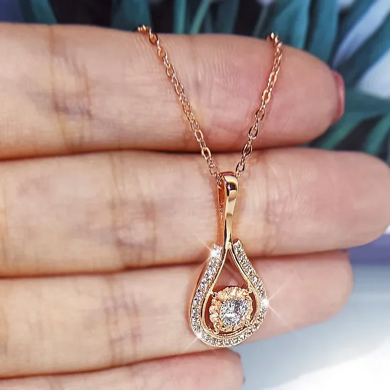 Women 18k Gold Emerald Pendant Necklace Vintage Green Gemstone Carving Jewelry