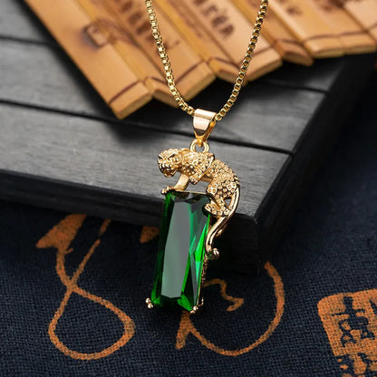 Women 18k Gold Emerald Pendant Necklace Vintage Green Gemstone Carving Jewelry